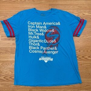 Disney Marvel Avenger’s T-shirt Size 2XL Men’s